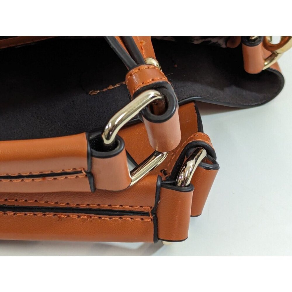 Danier Brown Leather Hobo Bag - Picture 5 of 9